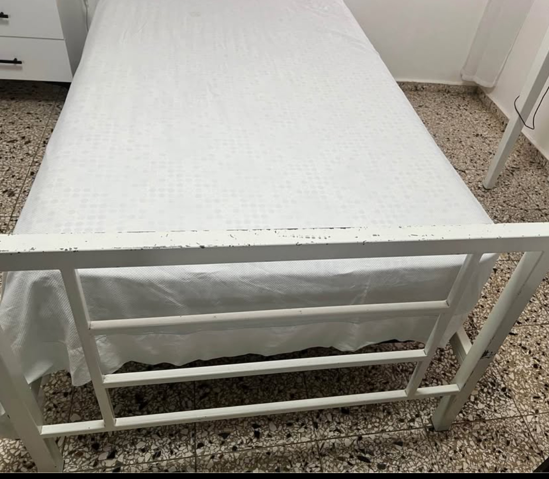 muebles y colchones -  Base de cama twin de hierro  3