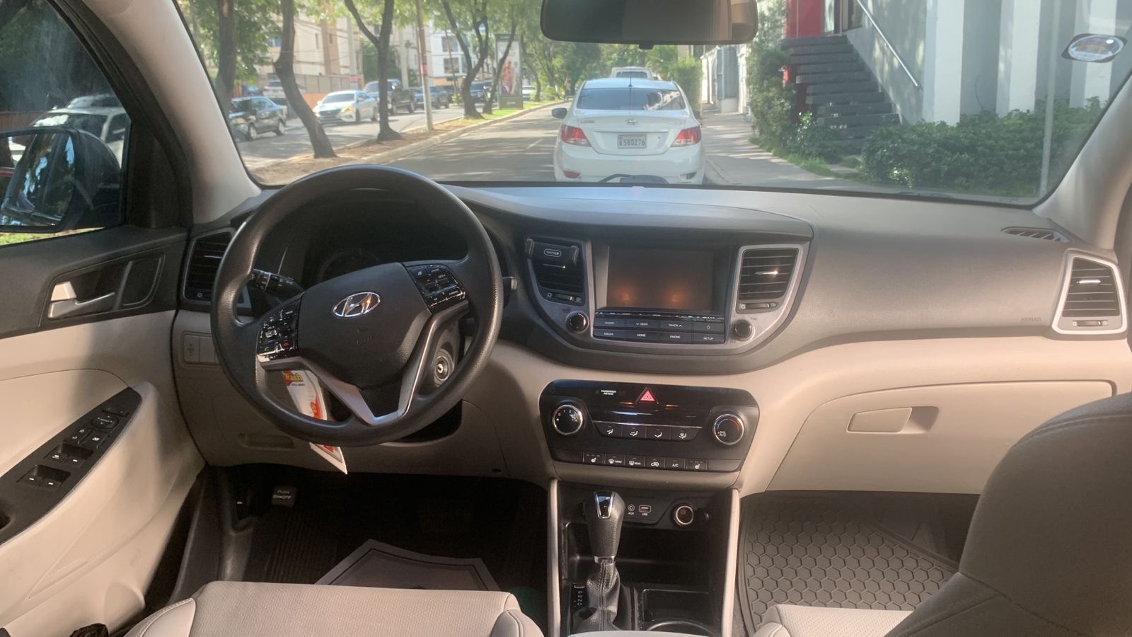 jeepetas y camionetas - OPORTUNIDAD!  HYUNDAI TUCSON GRIS 2018 1