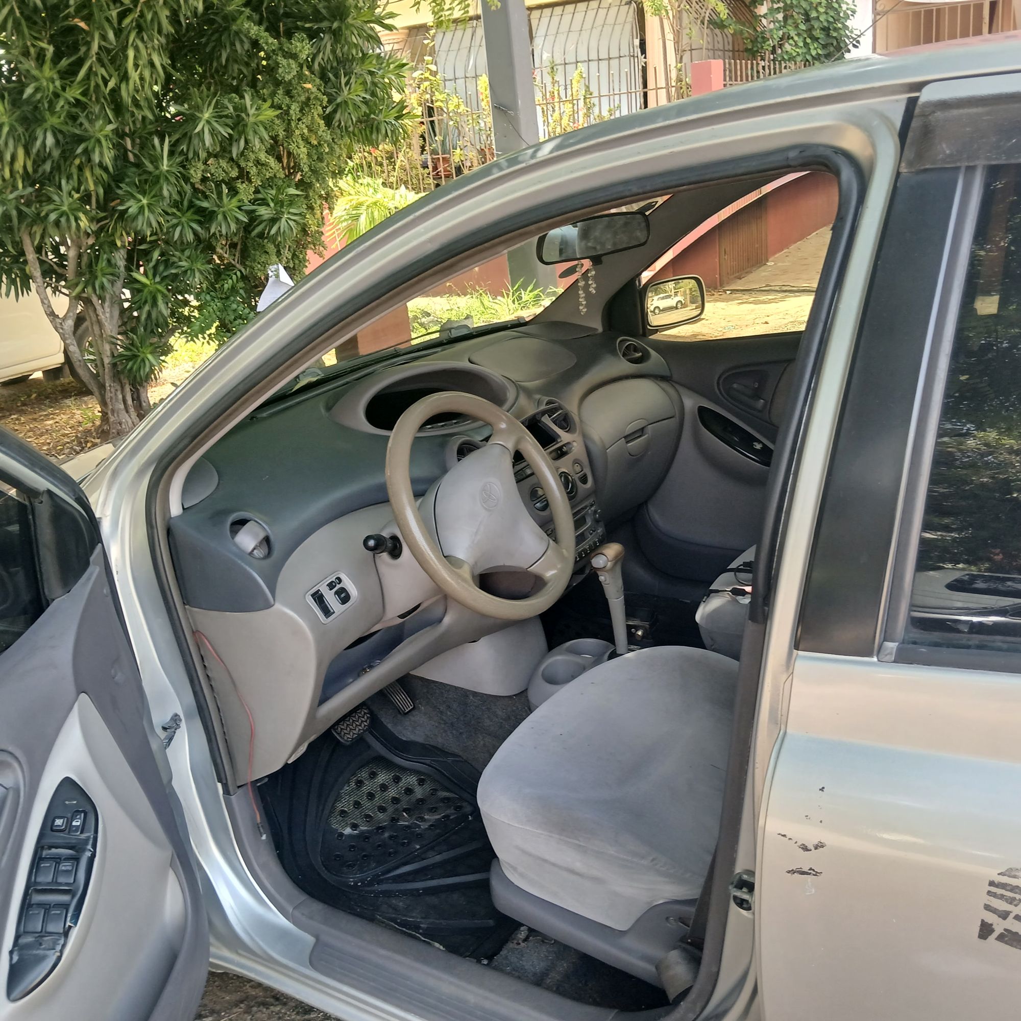 carros - SE VENDE NEGOCIABLE 8