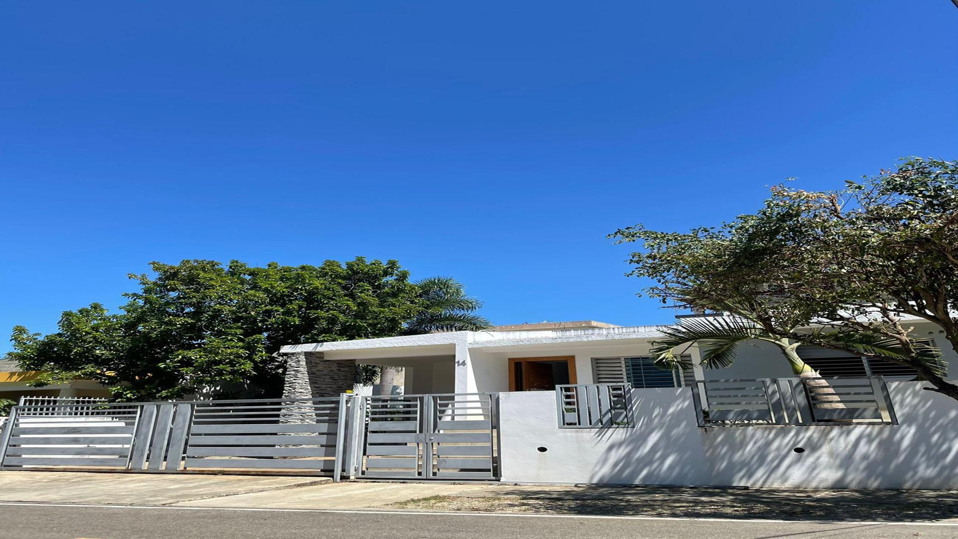 casas - CASA EN VENTA EN LA ZURZA,  SANTIAGO.