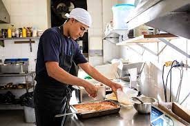 empleos disponibles - Se solicita ayudante de cocina 
 0