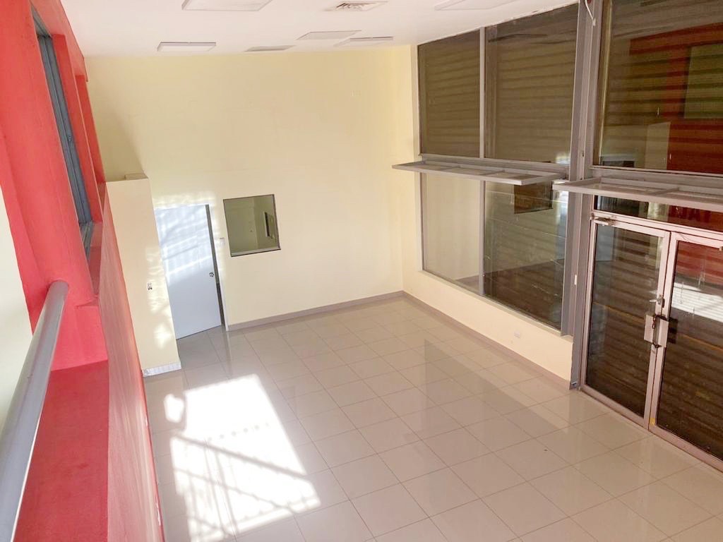 oficinas y locales comerciales - Alquiler local céntrico en Evaristo  9