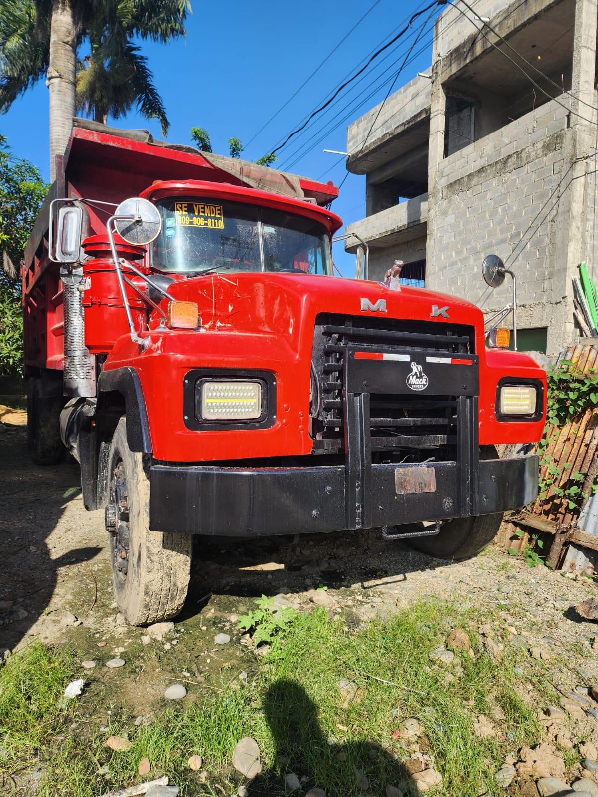 camiones y vehiculos pesados - Camion volteo Mack  2
