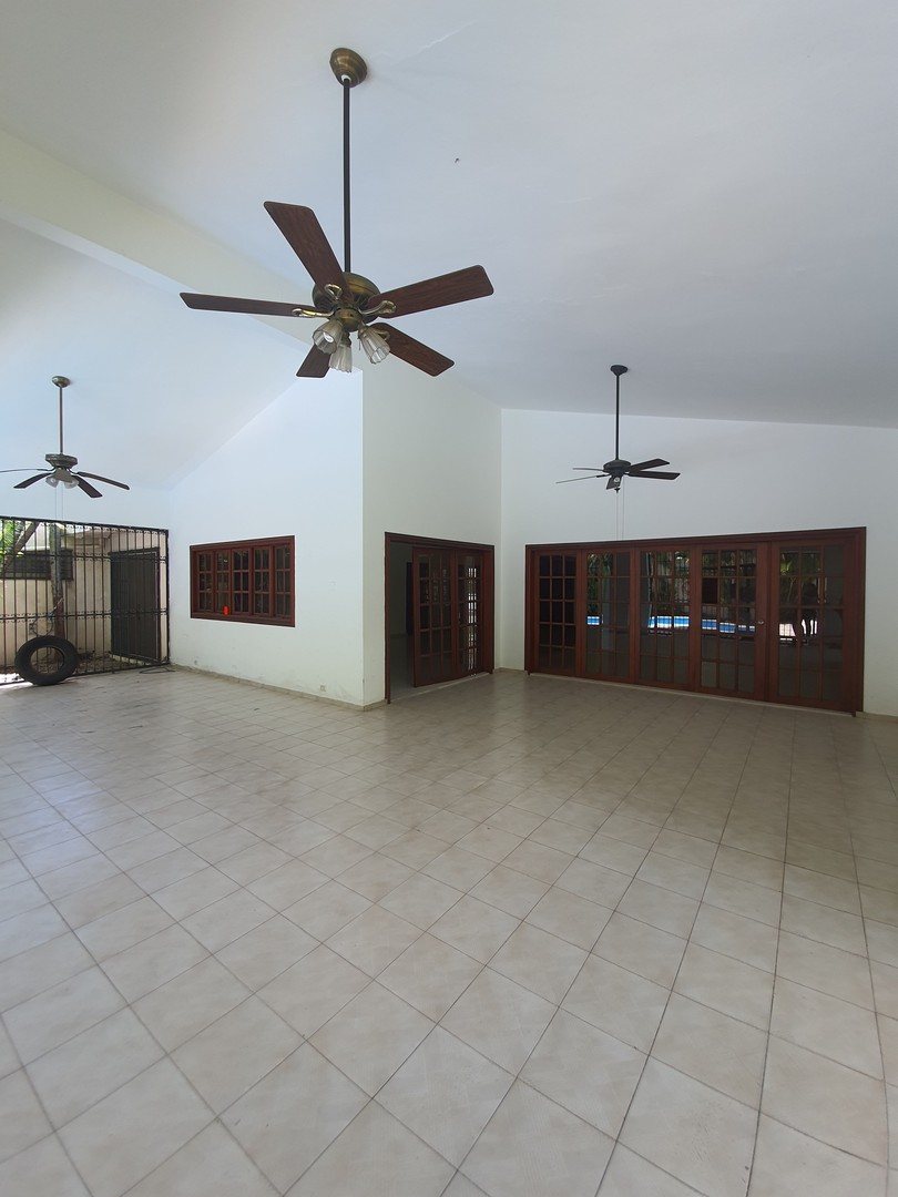 casas - Arroyo Hondo Viejo amplia casa de 4 habitaciones 8 parqueos piscina 1