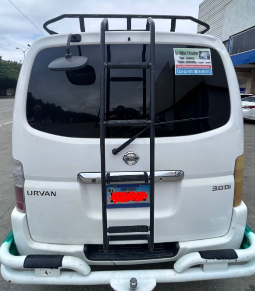 jeepetas y camionetas - Nissan Urvan unico dueño de uso escolar 9