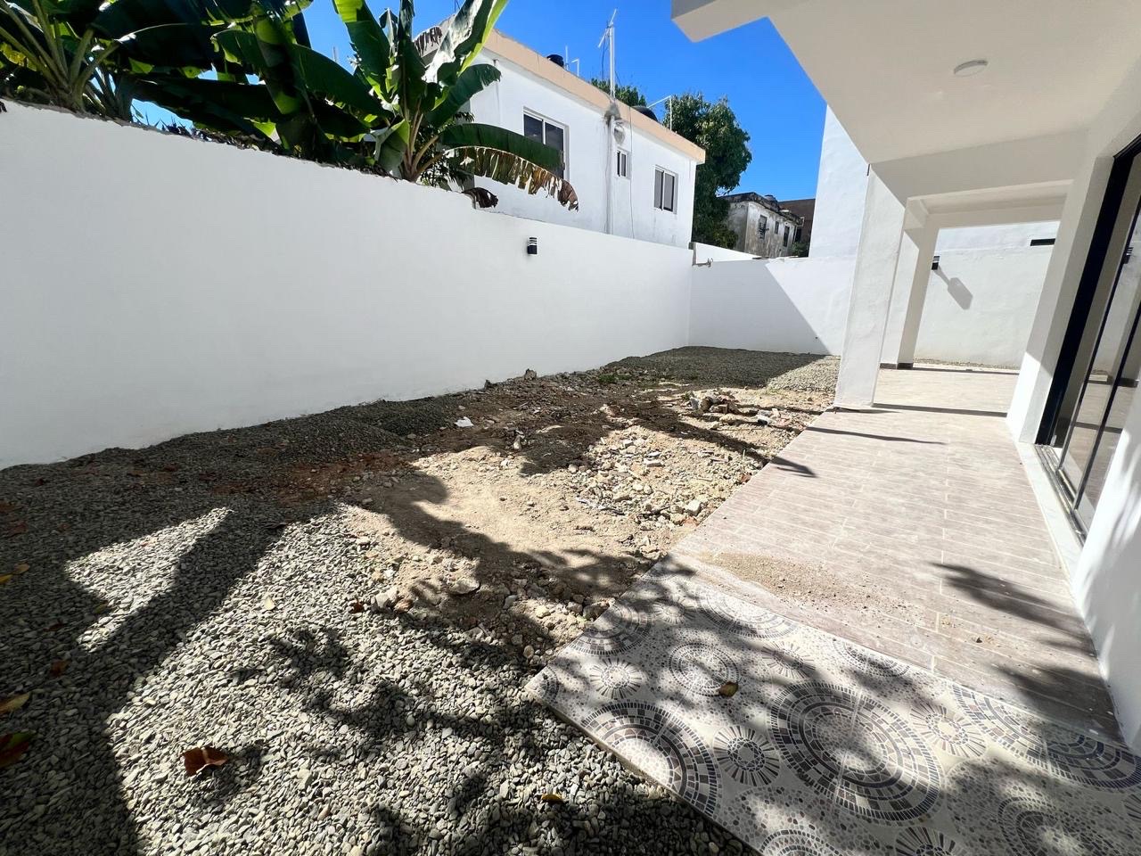 casas - venta de casa de lujo  en la autopista de san isidro Santo Domingo este  4