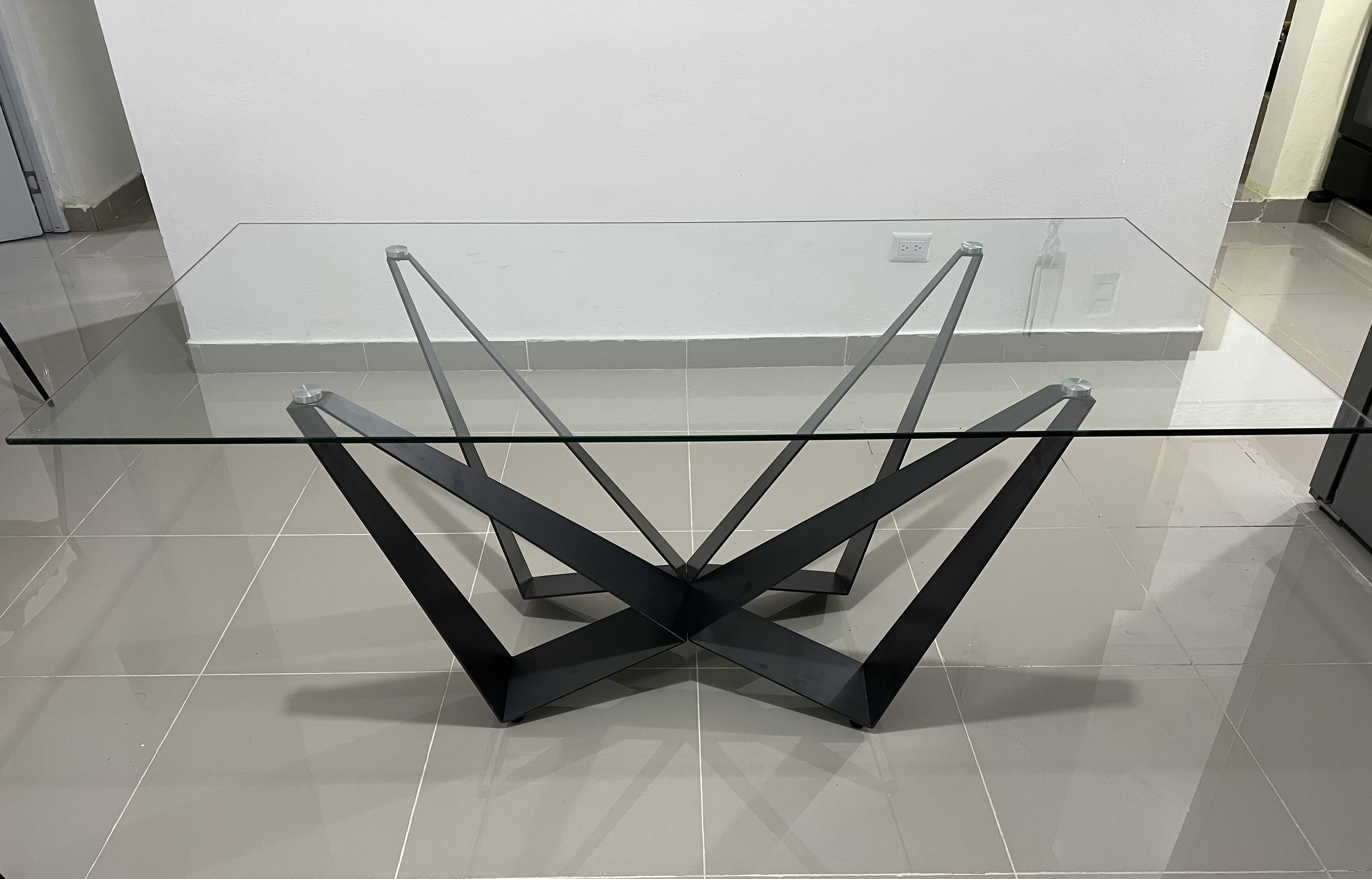 muebles y colchones - Mesa de cristal con base de hierro  2