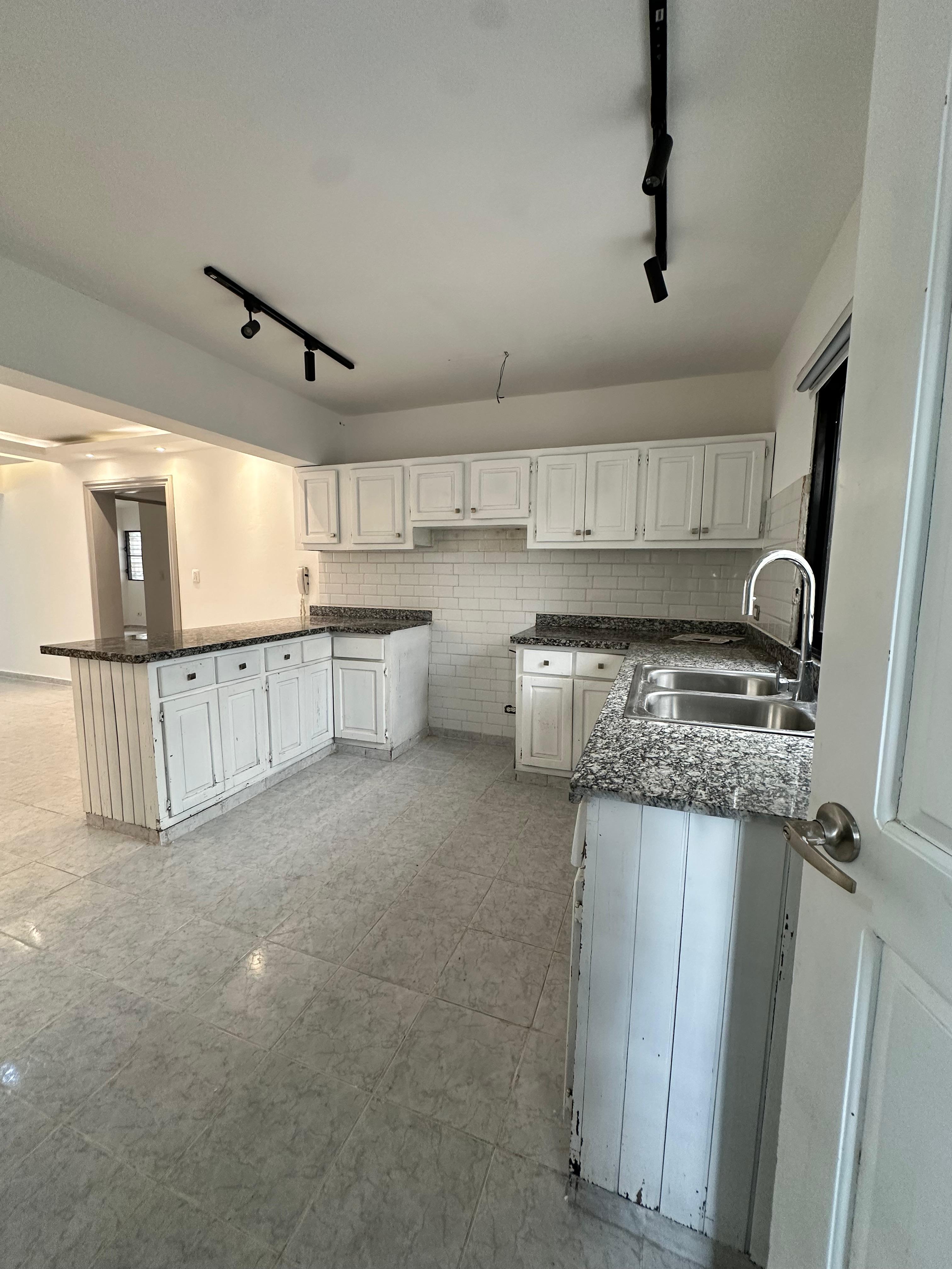 apartamentos - Apartamento de 2 Habitaciones 1.5 Baños en venta