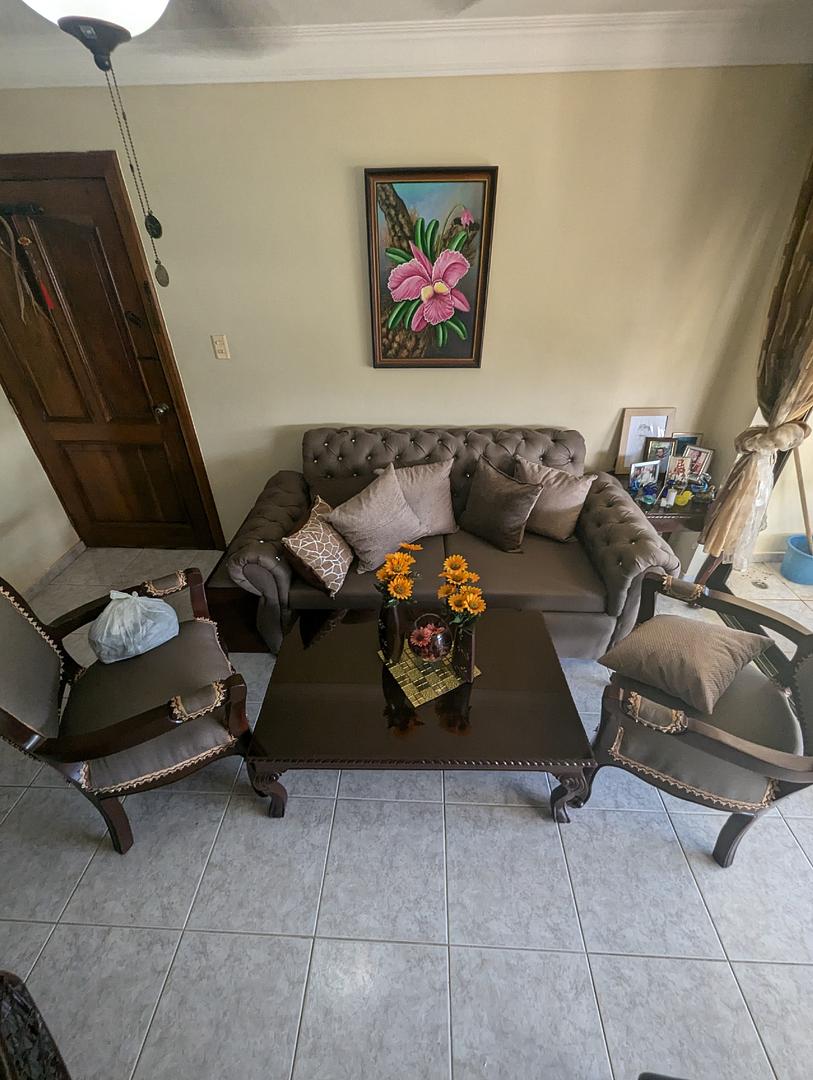muebles y colchones - JUEGO DE MUEBLES EN CAOBA, CON DOS MESITAS  2