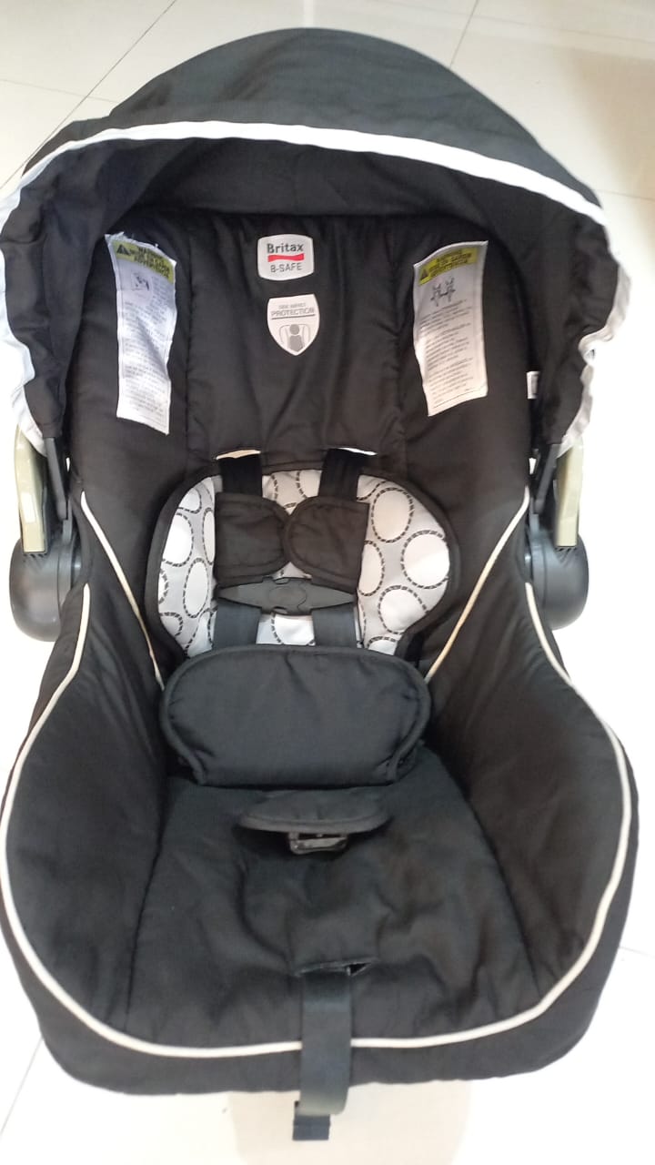 coches y sillas - Coche y cargador Agile Safe 35 Travel System Marca Britax. Como nuevos!!! 0