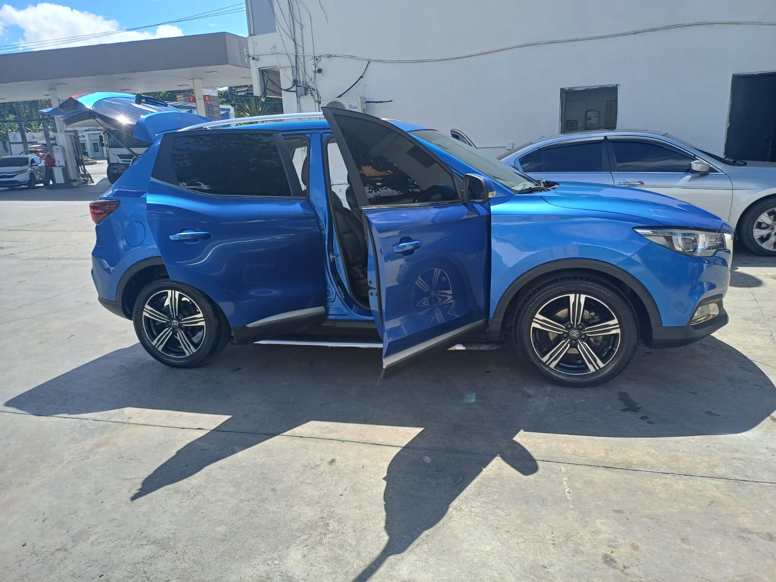 jeepetas y camionetas - MG Azul 
Bien Cuidada, Económica, Confortable, Buen Precio, Bajo Consumo. 2