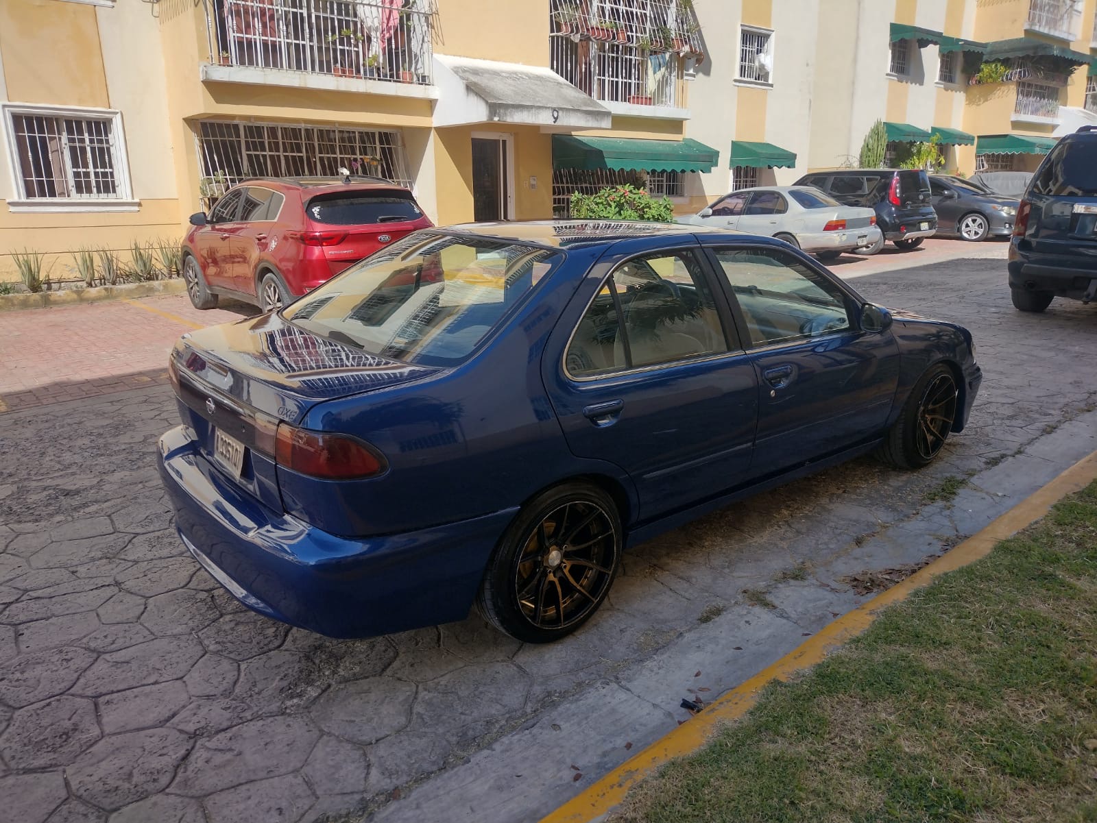 carros - Vehículo en buena condición  2