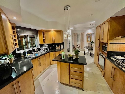 casas - Casa de venta en Cerro Hermosos 8