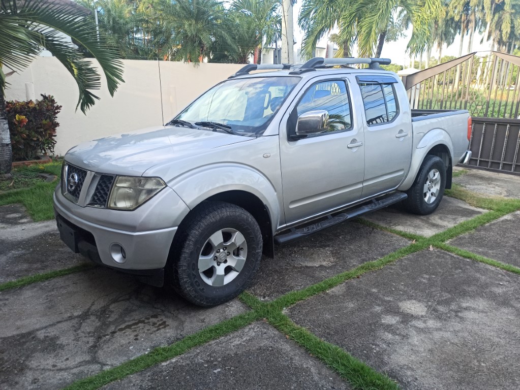 jeepetas y camionetas - Nissan Navara 2013 LE 4x4 Diesel 0