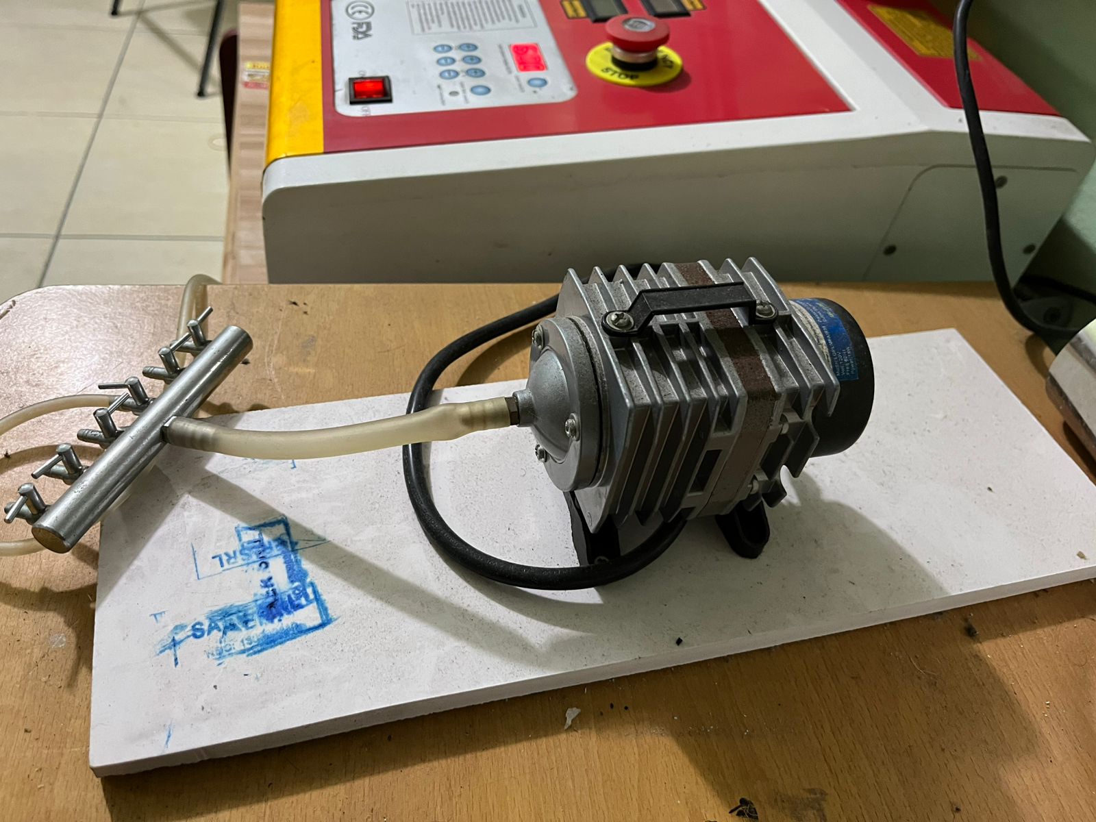 equipos profesionales - Maquina grabado laser CO2  3