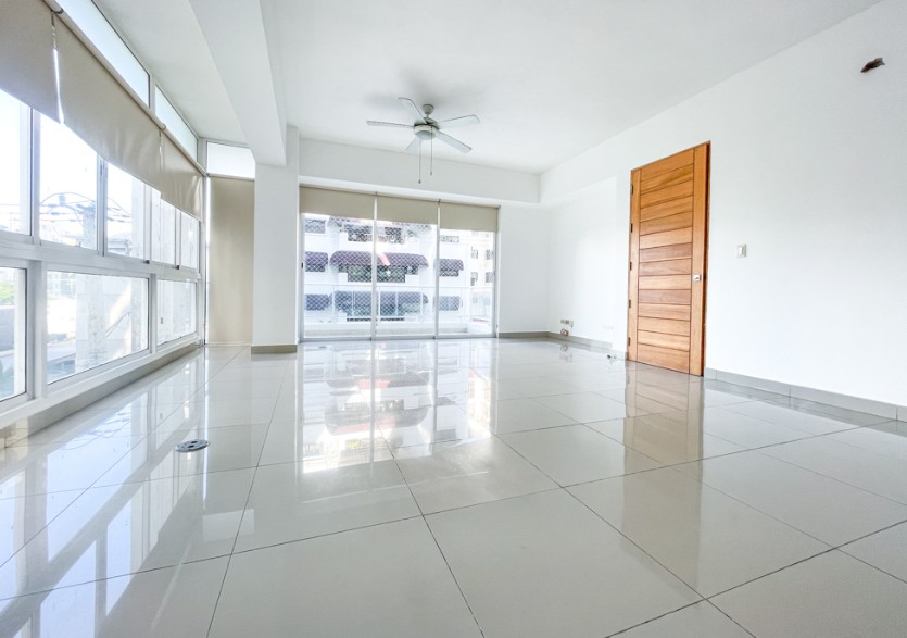 apartamentos - Alquiler de APartamento en Naco con Linea Blanca 4