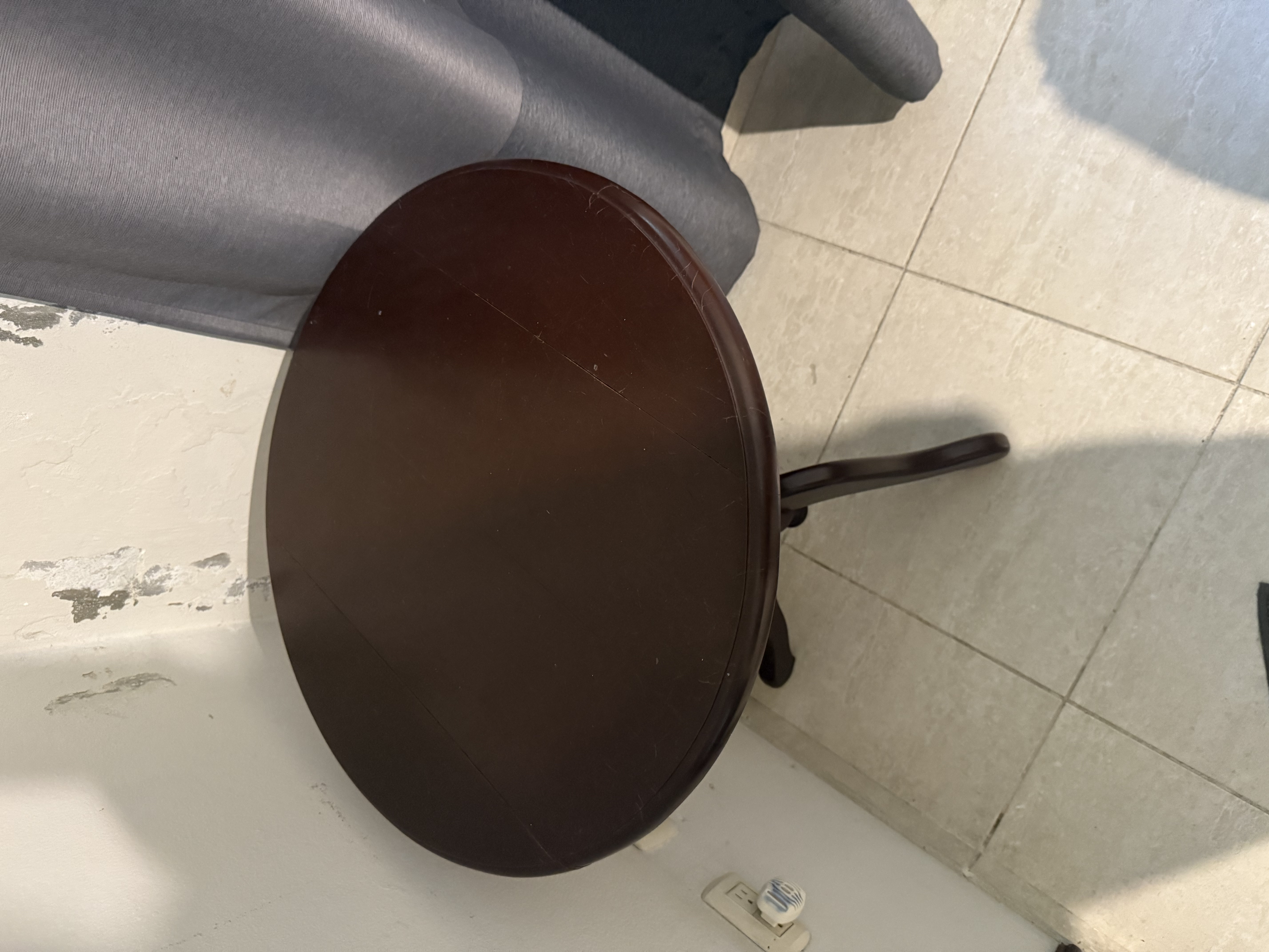muebles y colchones - Mesita en Caoba 0