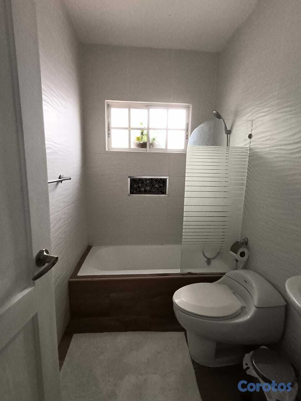 casas - Vendo Casa REMODELADA en LA REPUBLICA DE COLOMBIA, Res. Carmen María, 3 habs., 2 4