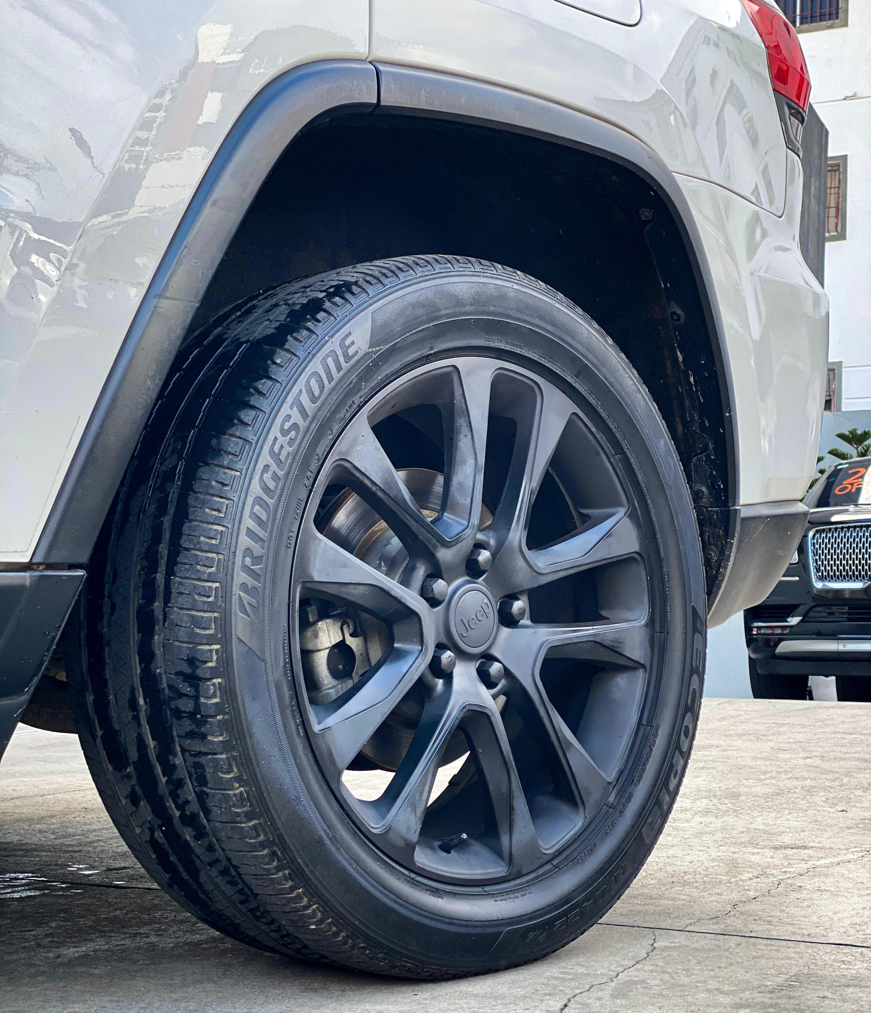 jeepetas y camionetas - Jeep Cherokee Laredo 2017 NO IMPORTA EL CREDITO 8