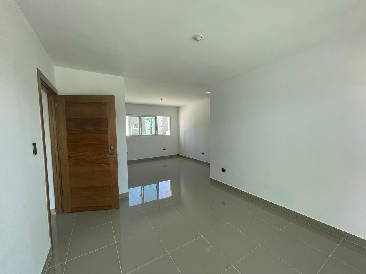 apartamentos - Vendo 1er Nivel con Vista hacia las Montañas en Santo Domingo 4