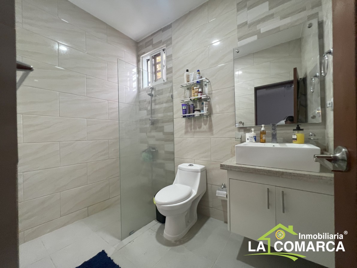 casas - Amplia y Moderna Casa de Venta en Santiago 7