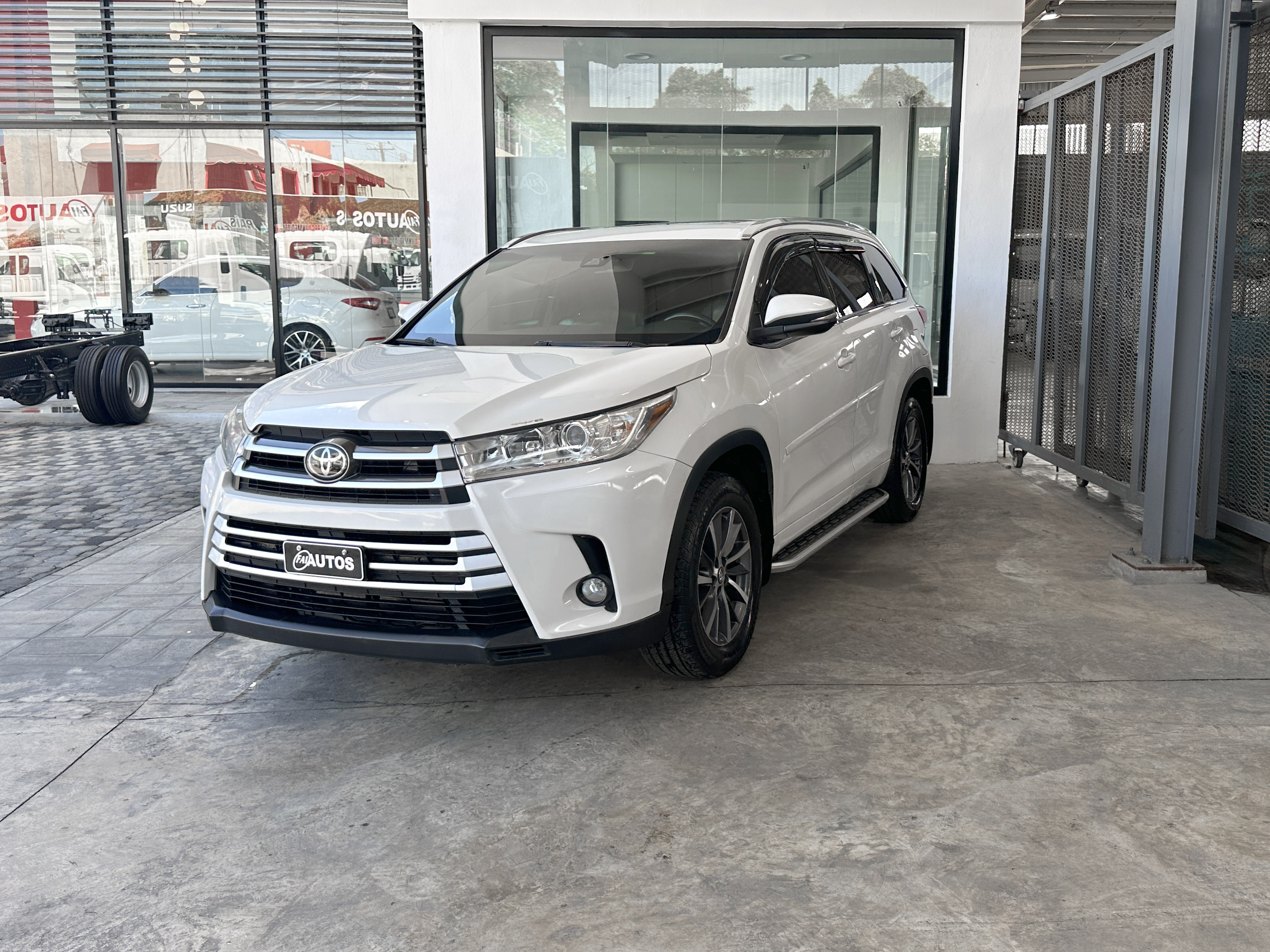 jeepetas y camionetas - Toyota Highlander XLE 2017 2