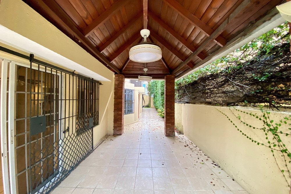 apartamentos - ALQUILO CASA 2NIVELES PARA CASA DE REPOSO  8