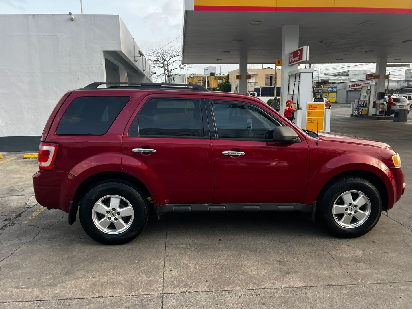 jeepetas y camionetas - Ford Escape 2011
4 Cilindros 
Muy buenas condiciones  1