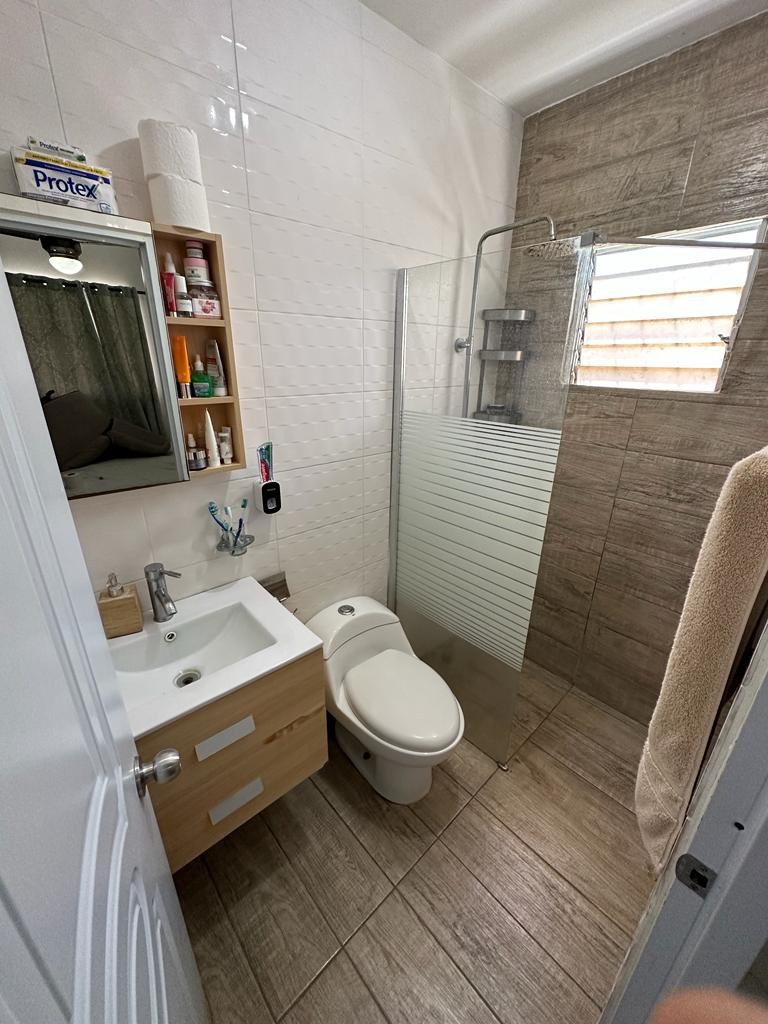 apartamentos - VENDO APARTAMENTO PRÓXIMO A LA PROLONGACIÓN 27 DE FEBRERO, BAYONA 3