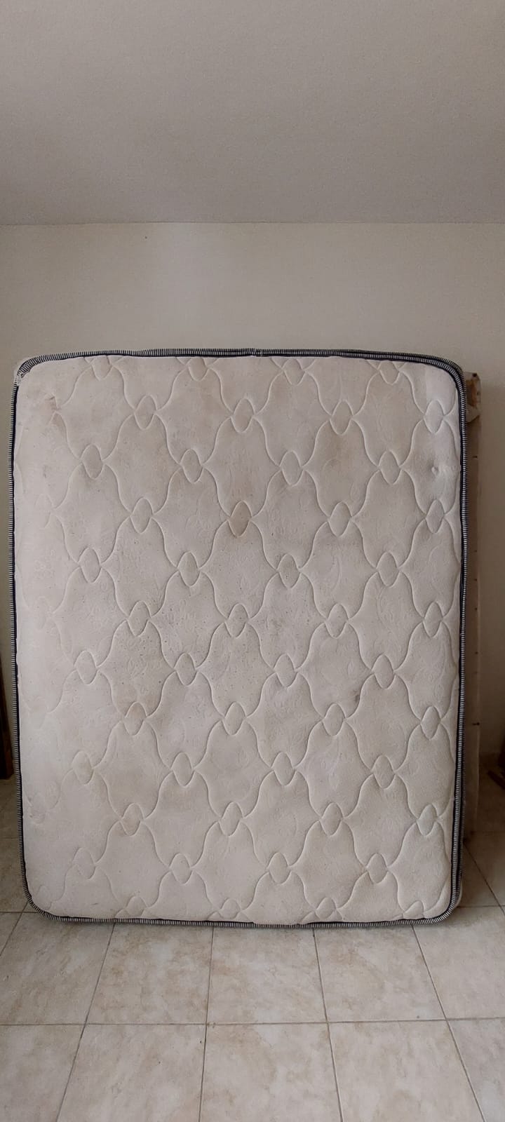 muebles y colchones - Cama Queen mas espaldar en caoba / negociable 1
