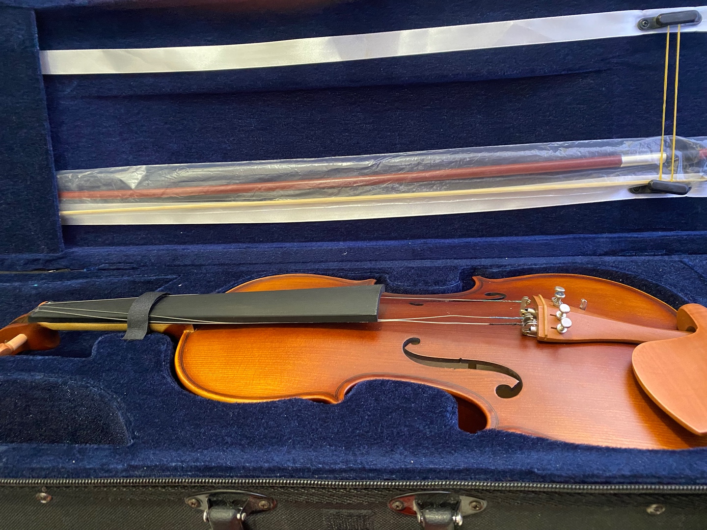 instrumentos musicales - Violín , mavic 4x4 nuevo una sola vez usado, le falta una cuerda 0