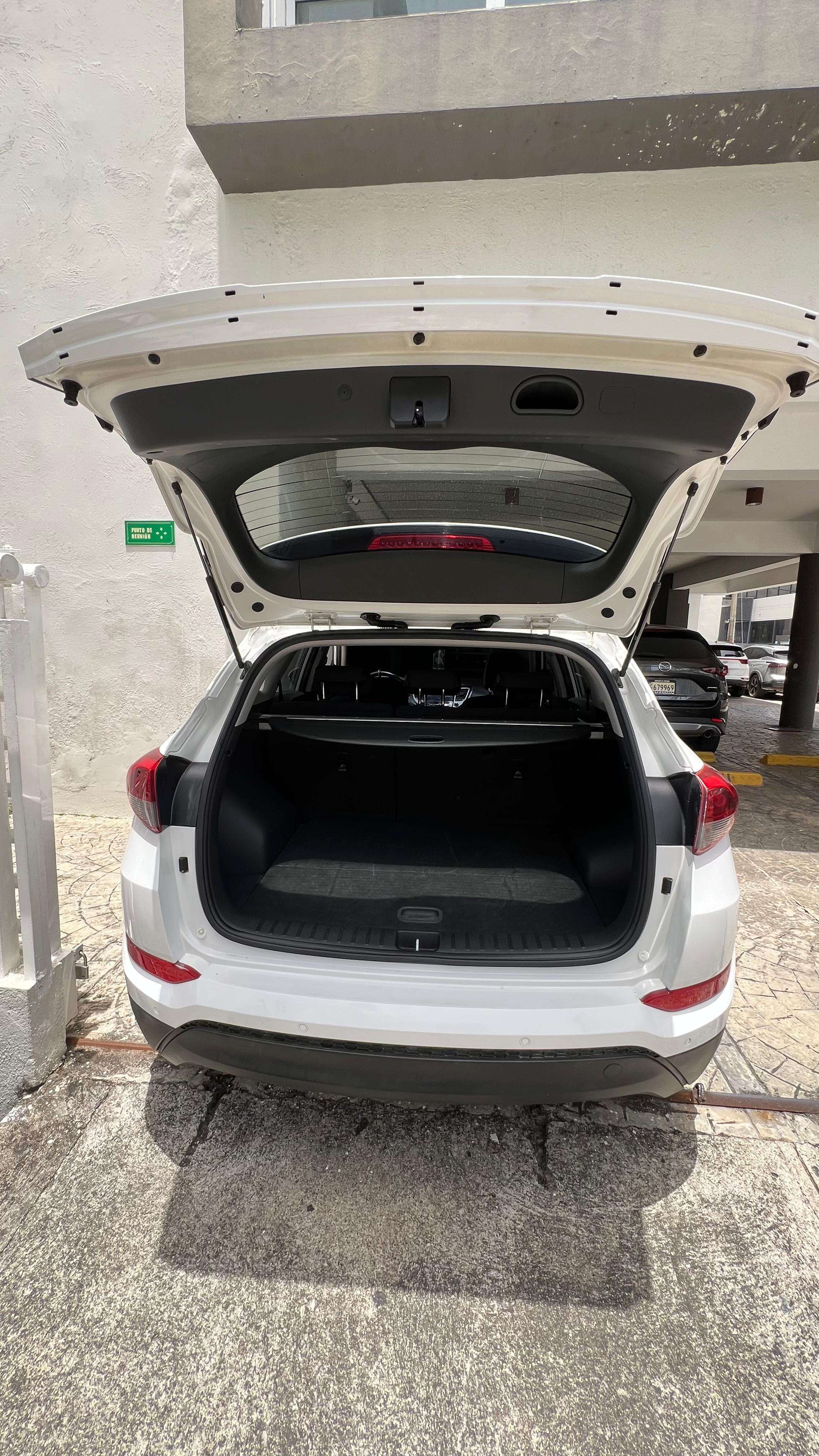 jeepetas y camionetas - Hyundai Tucson Semi full 2017 4