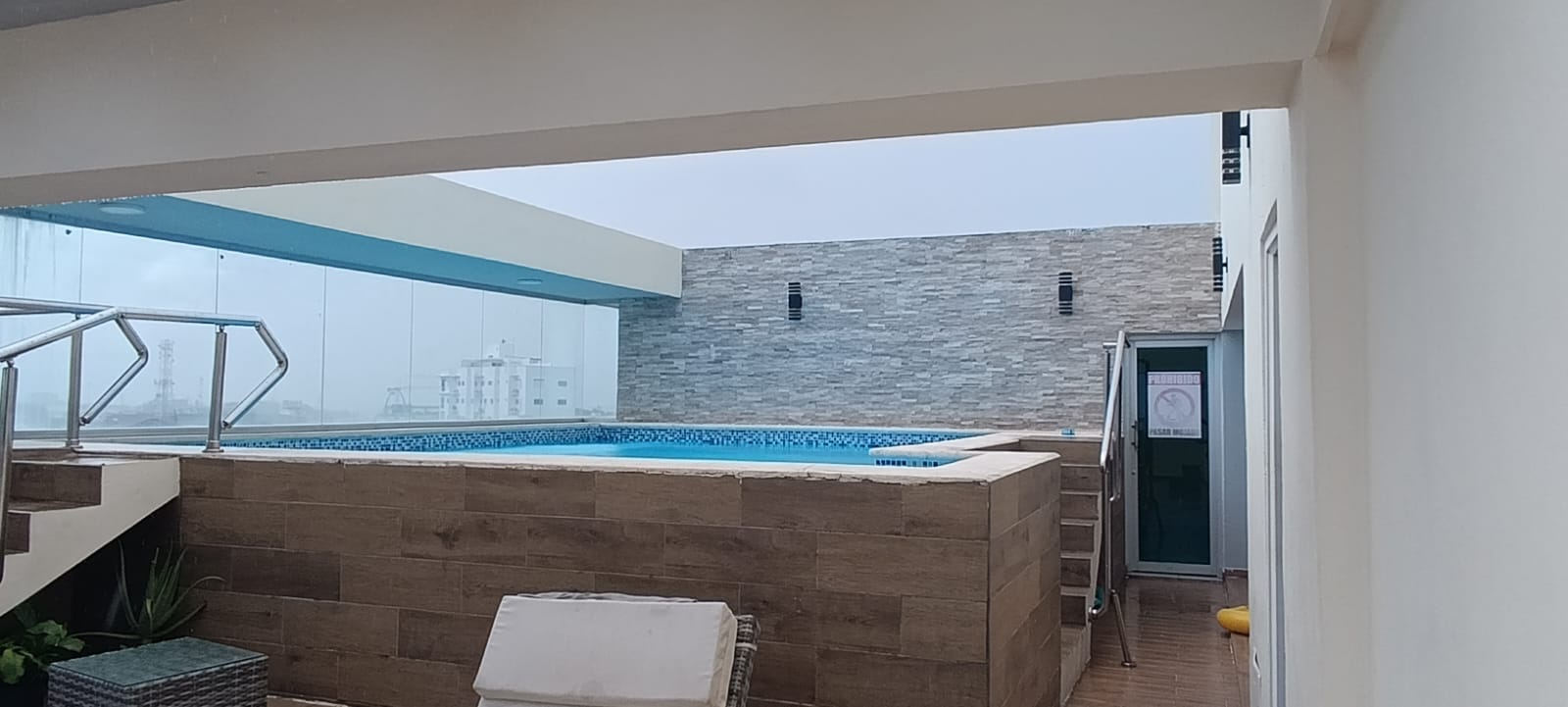 apartamentos - Renacimiento Amplio apartamento en piso alto 3hab 0