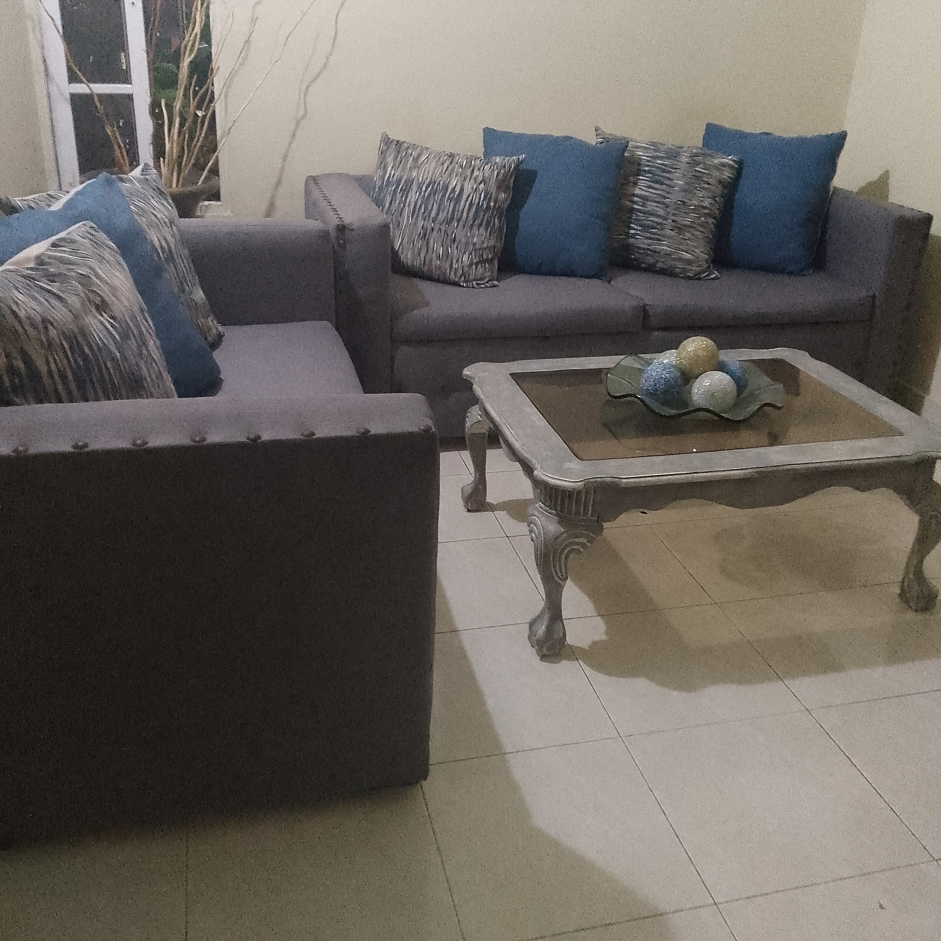 muebles y colchones - Muebles de sala tapizado en gris oscuro  1