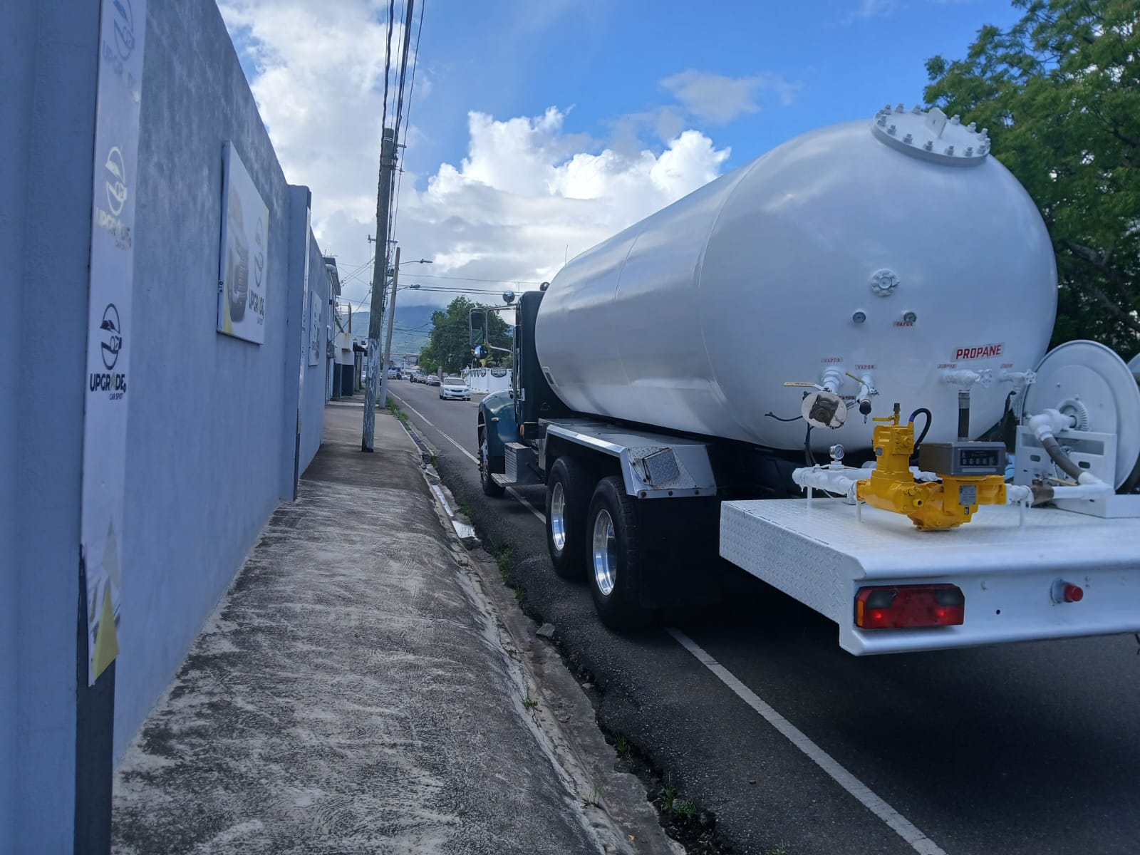 camiones y vehiculos pesados - Camión sinterna GLP capacidad de 5000 4