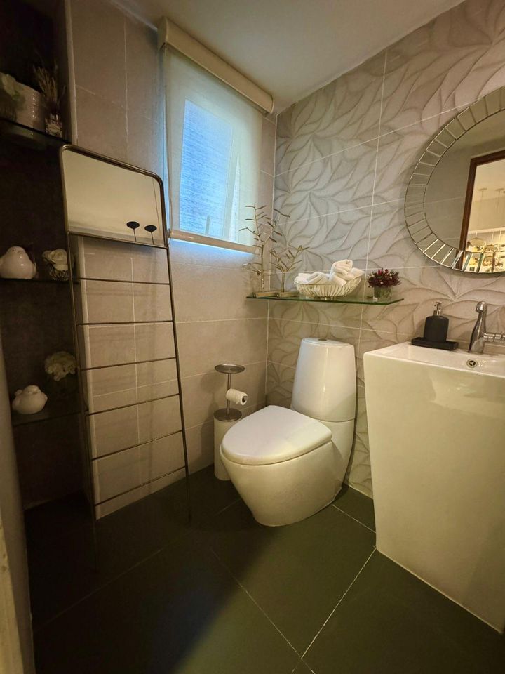 apartamentos - Venta de amplio apartamento ubicado en Serralles 9