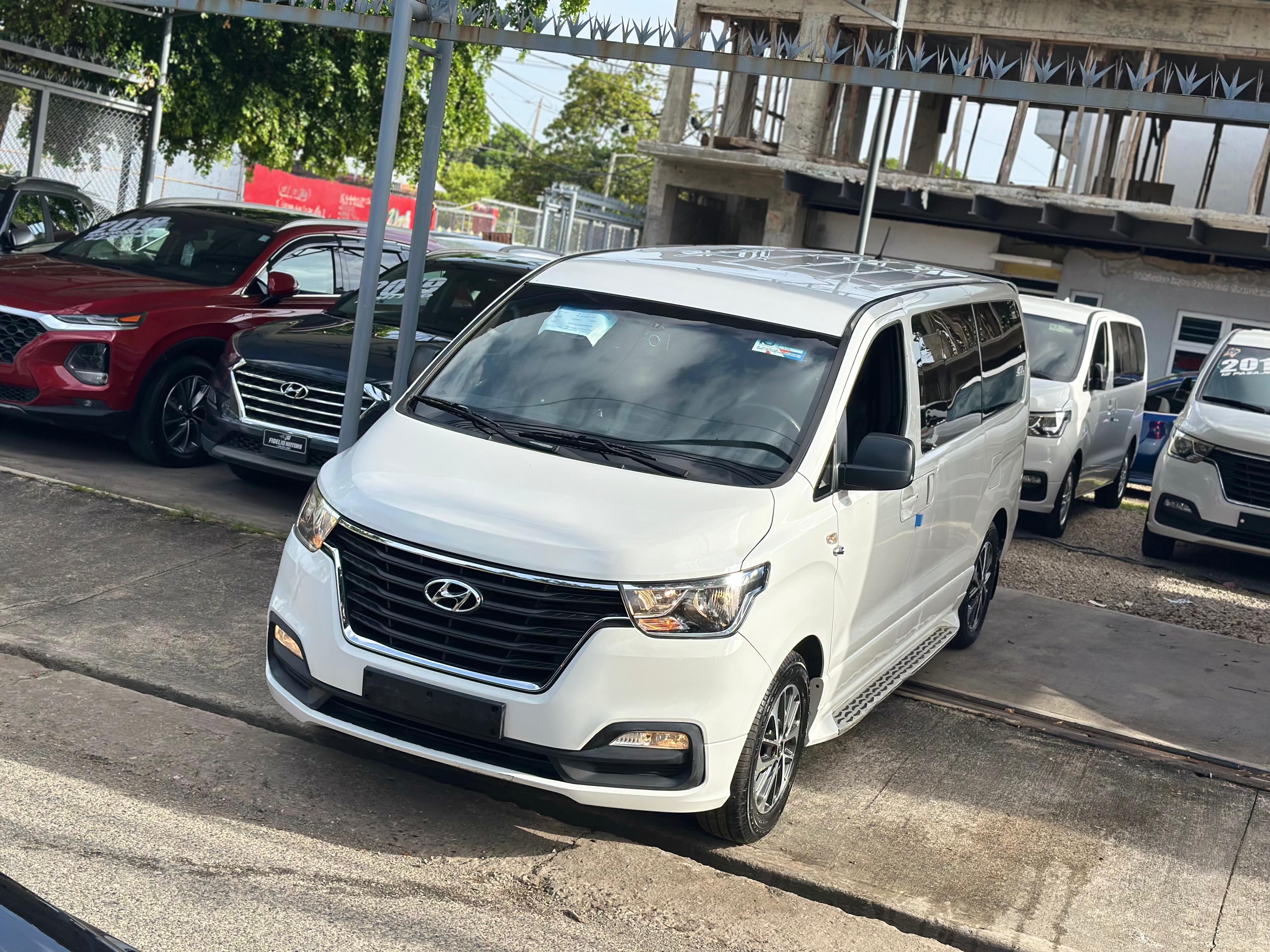 jeepetas y camionetas - 2020 HYUNDAI GRAND STAREX GLP 3