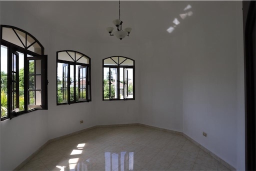 casas - Casa Amplia en Venta  2