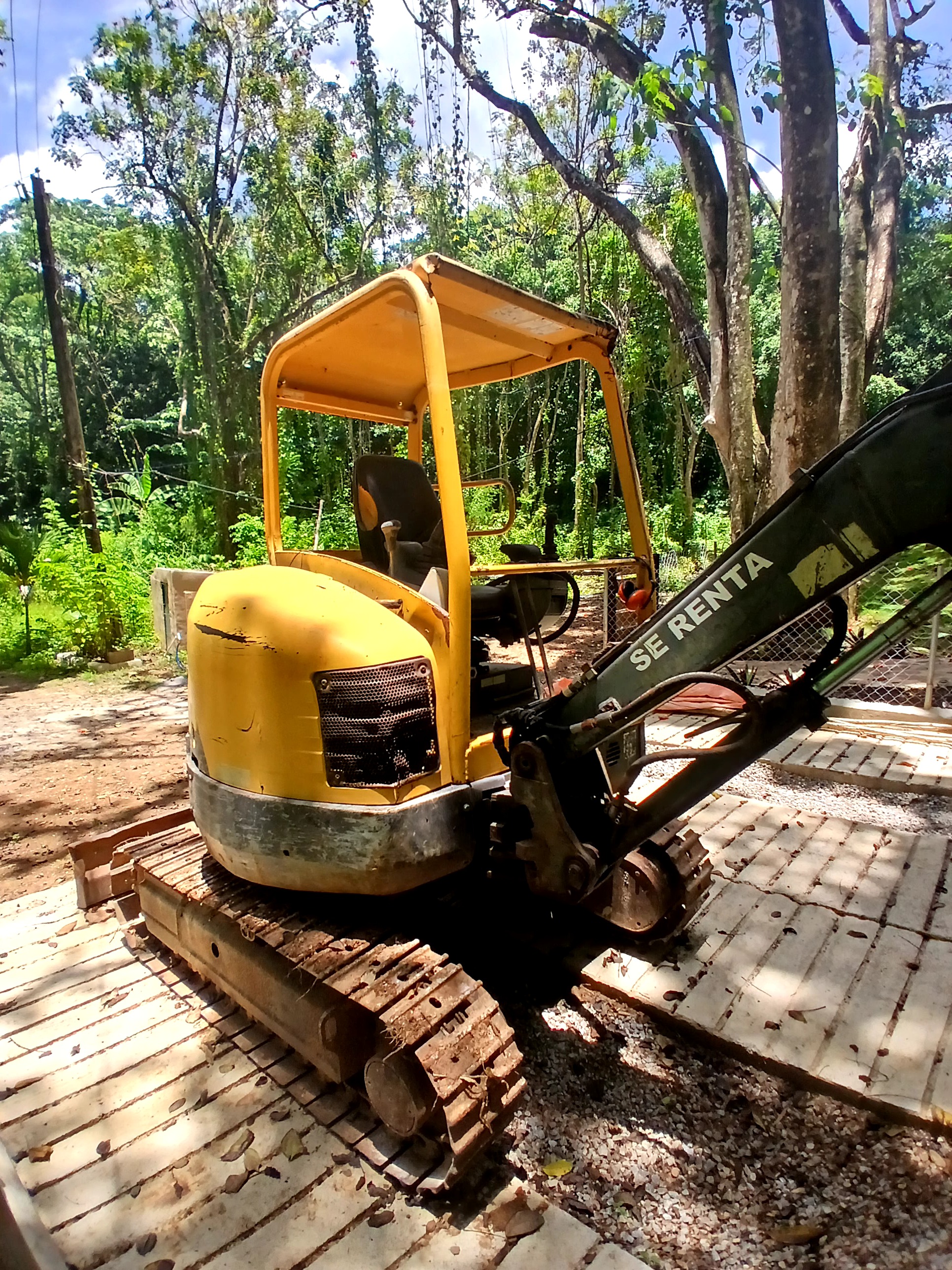 camiones y vehiculos pesados - Mini excavadora volvo con martillo hidrolico 3