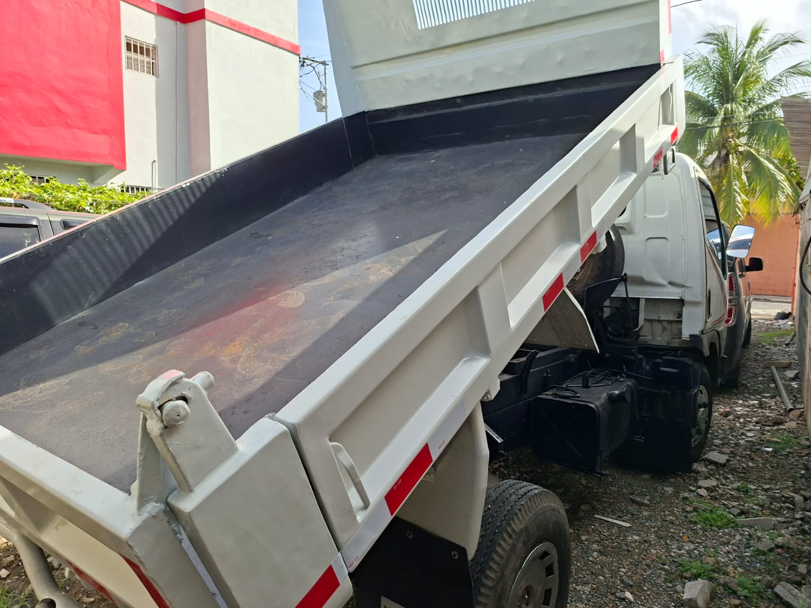 camiones y vehiculos pesados - Vendo Mitsubishi canter 2