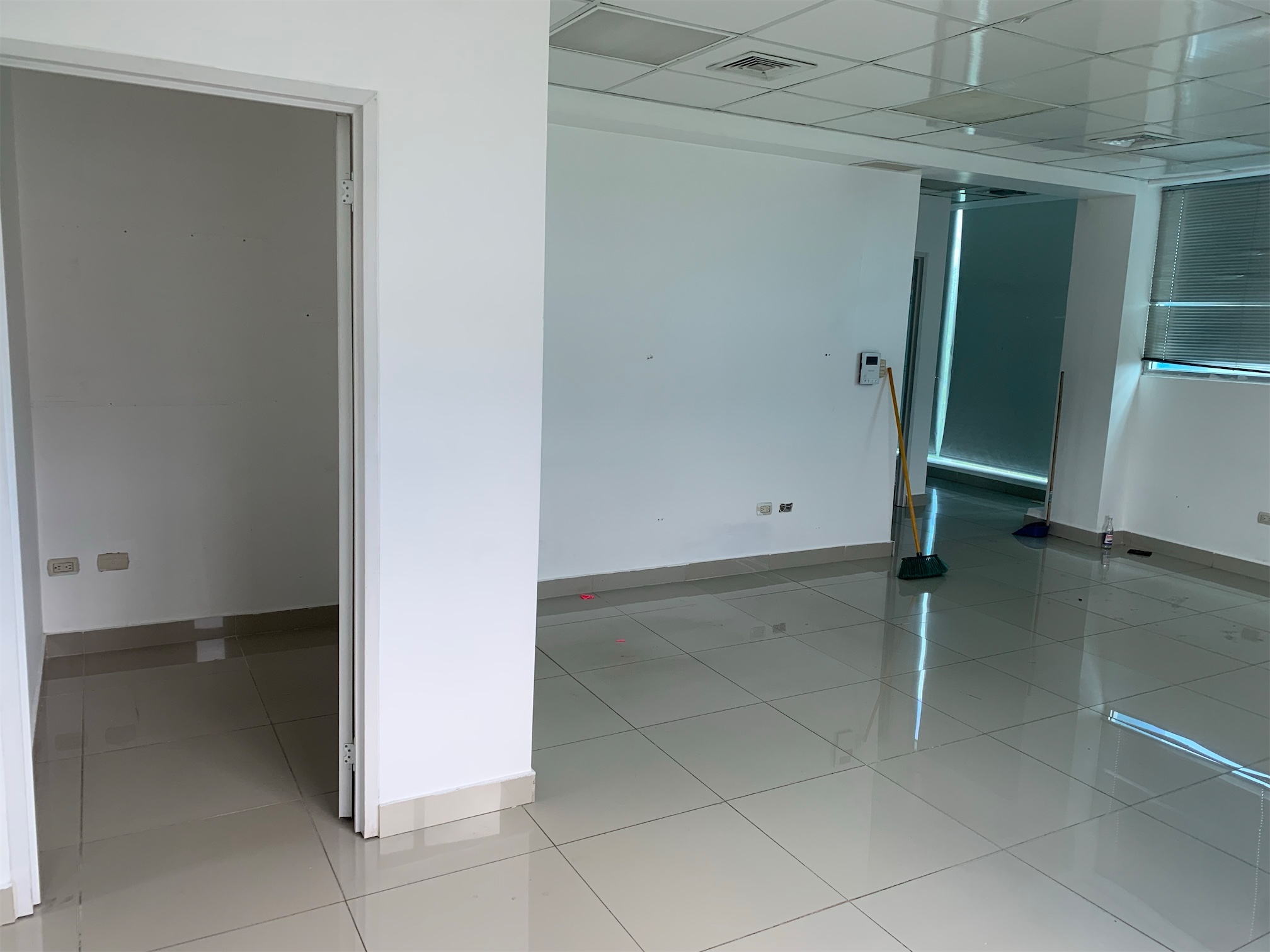 oficinas y locales comerciales - Oficina en torre corporativa Prados 8