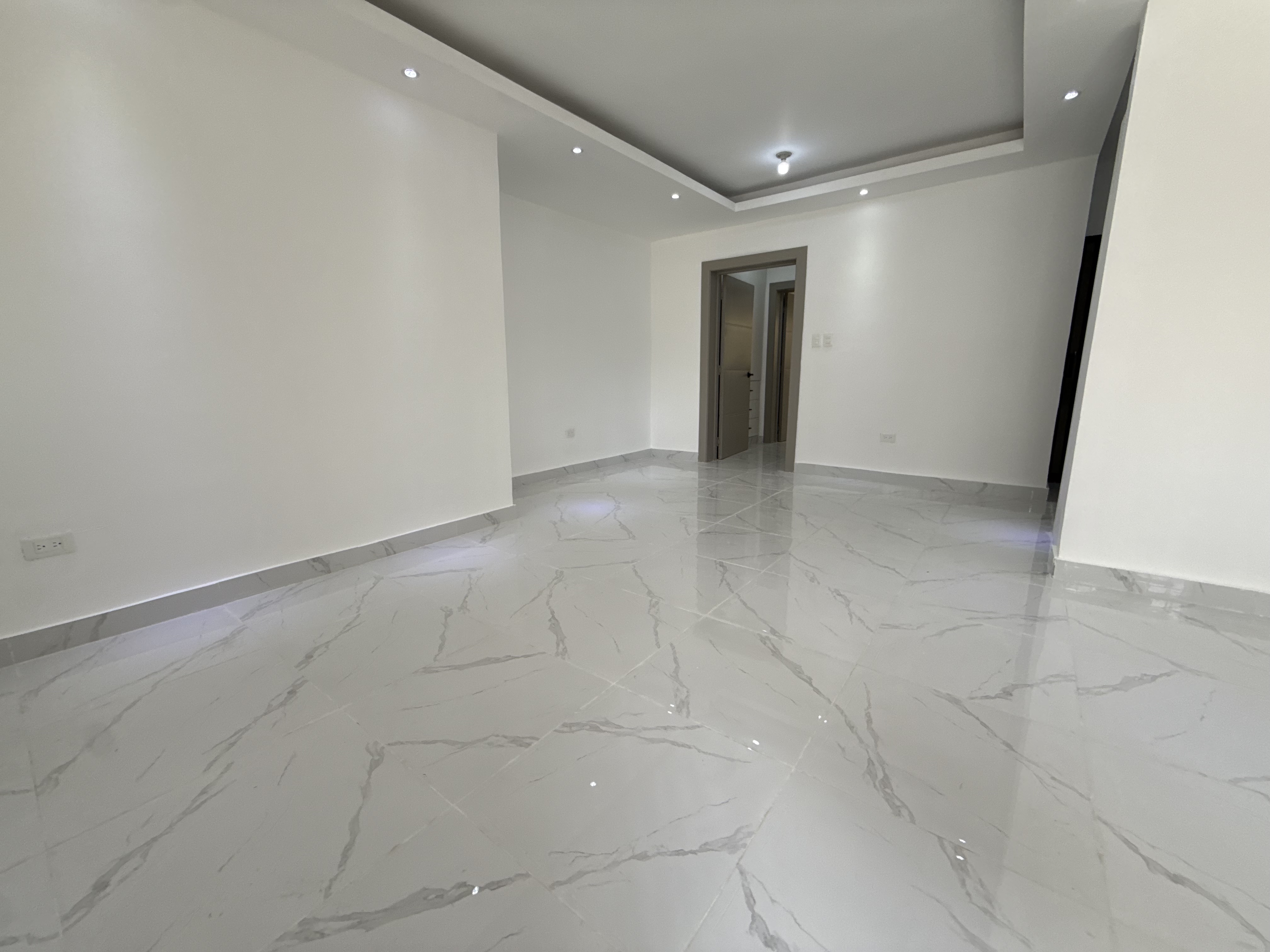 apartamentos - Vendo independencia klm 7 primer nivel 70 mtrs una