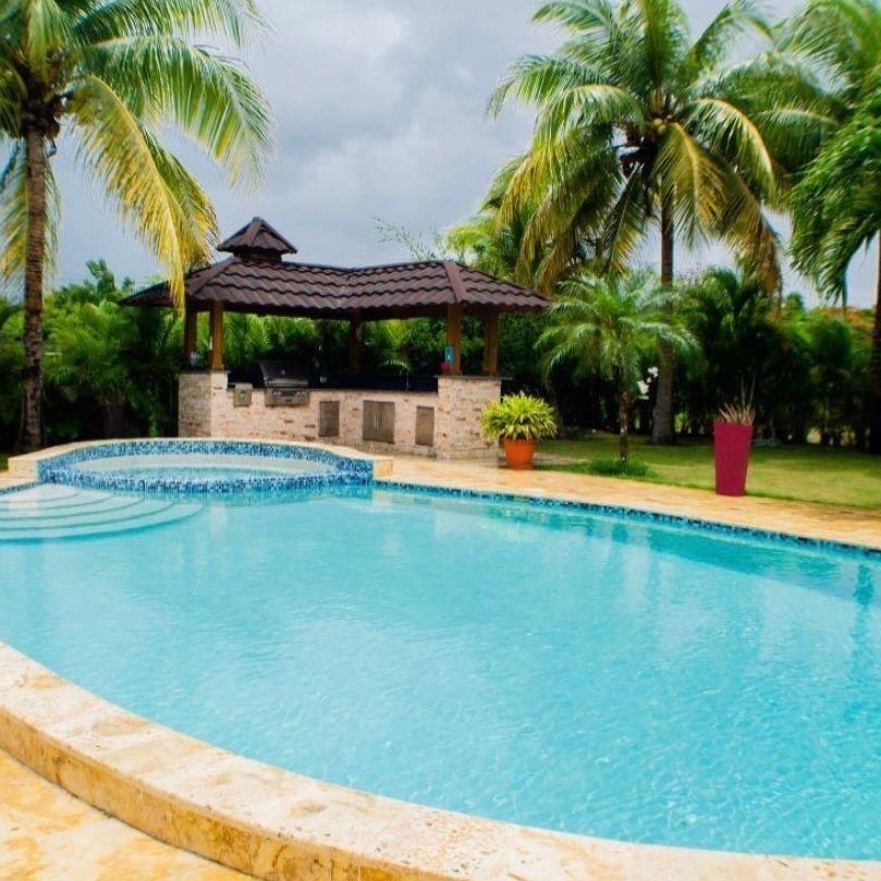 casas vacacionales y villas - venta de Villa amueblada con piscina en metro country club Juan dolió con 1013mt