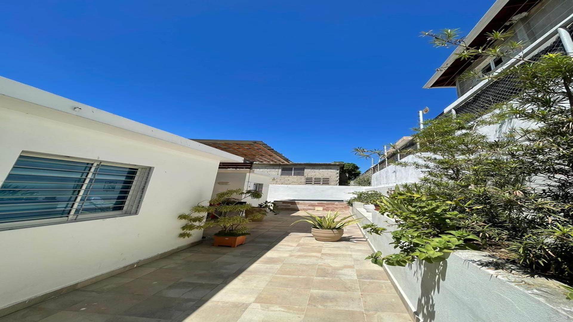 casas - CASA EN VENTA EN LA ZURZA,  SANTIAGO. 3