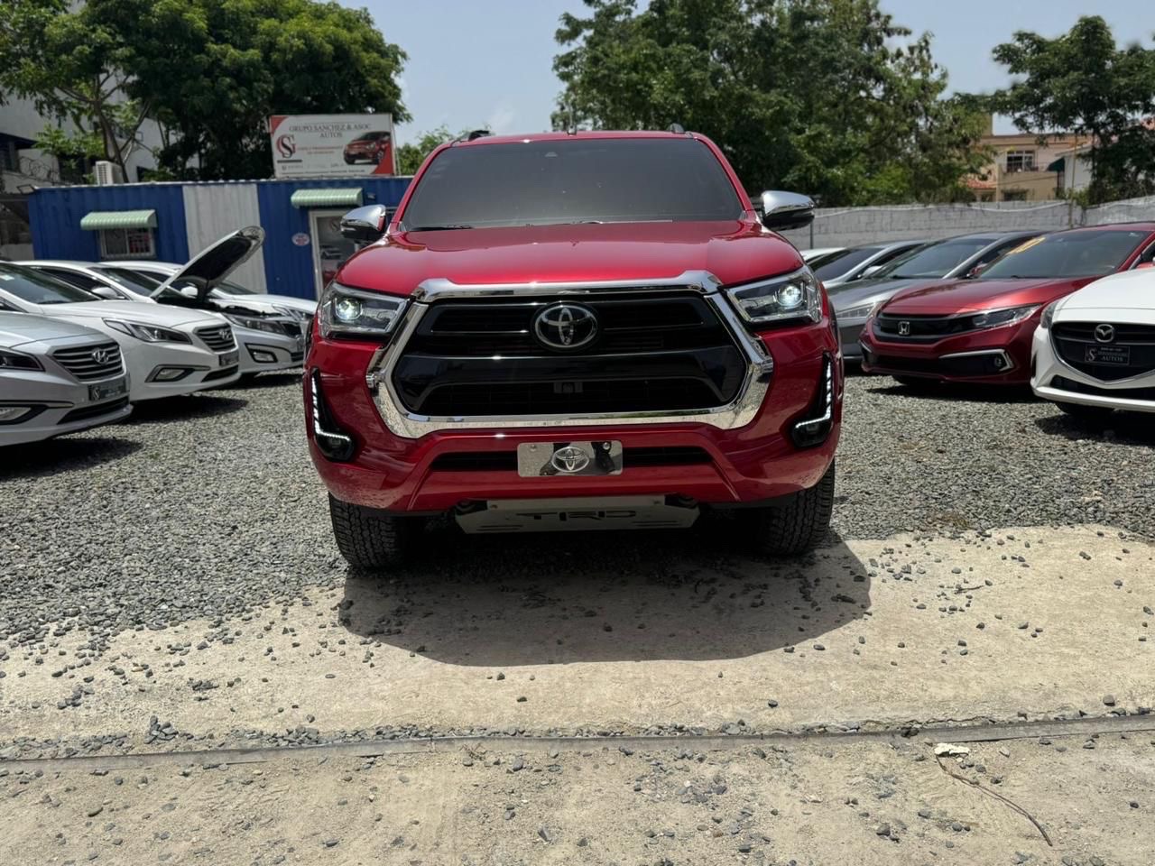 jeepetas y camionetas - Toyota Hilux 2023 8