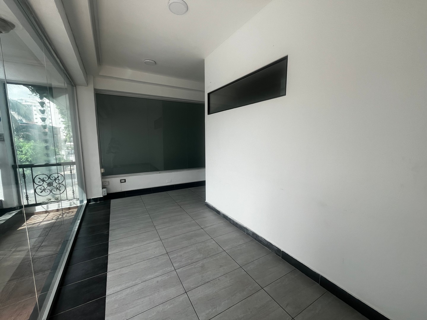 oficinas y locales comerciales - Oficina Alquiler Naco de 120 m2. Segundo Nivel  0