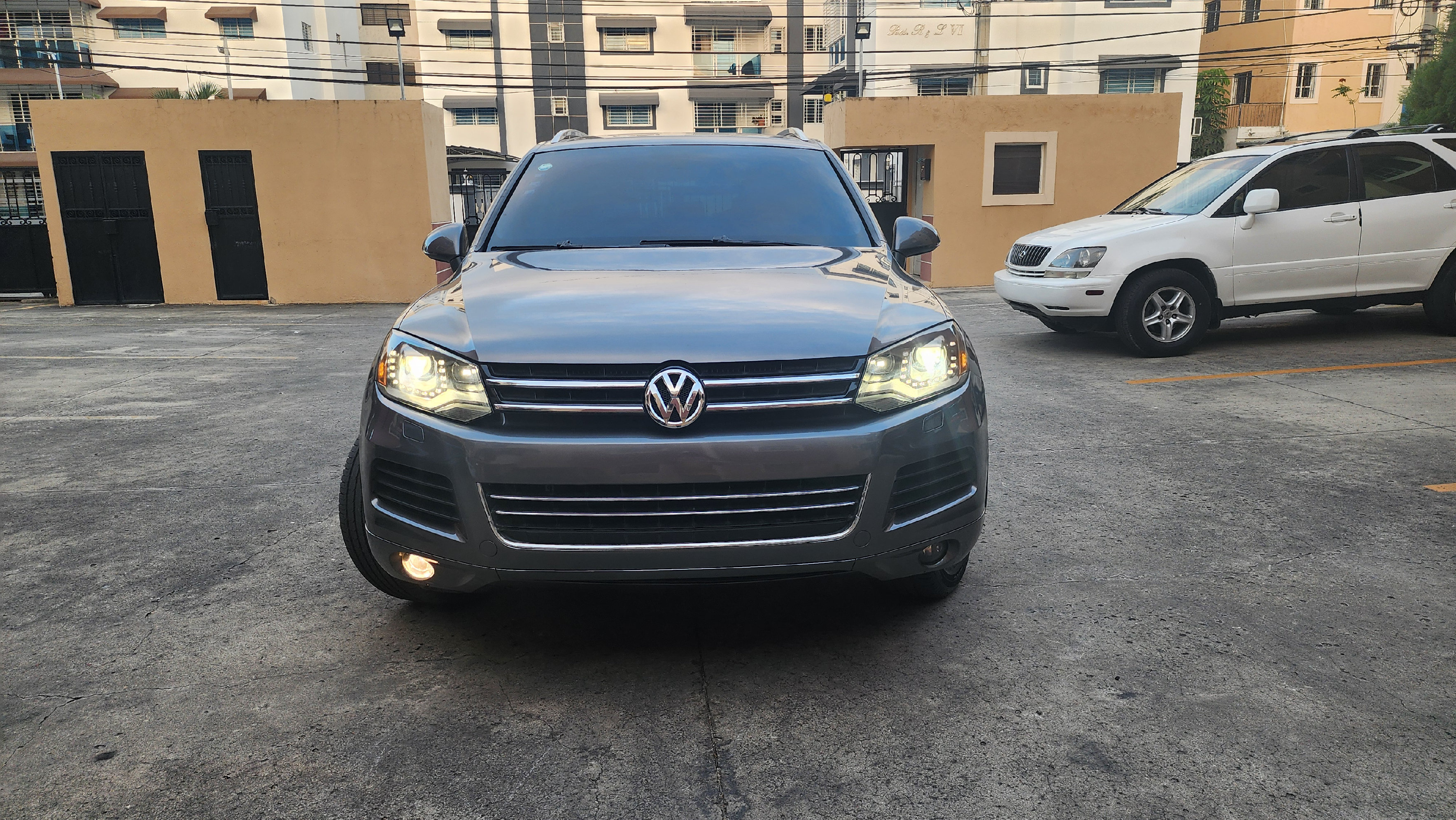 jeepetas y camionetas - volkswagen tuareg 2012