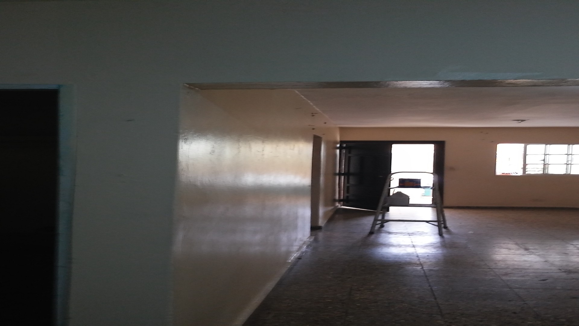 casas - Rento una casa para vivienda o fines comerciales ideal para almacen  de ropas.
