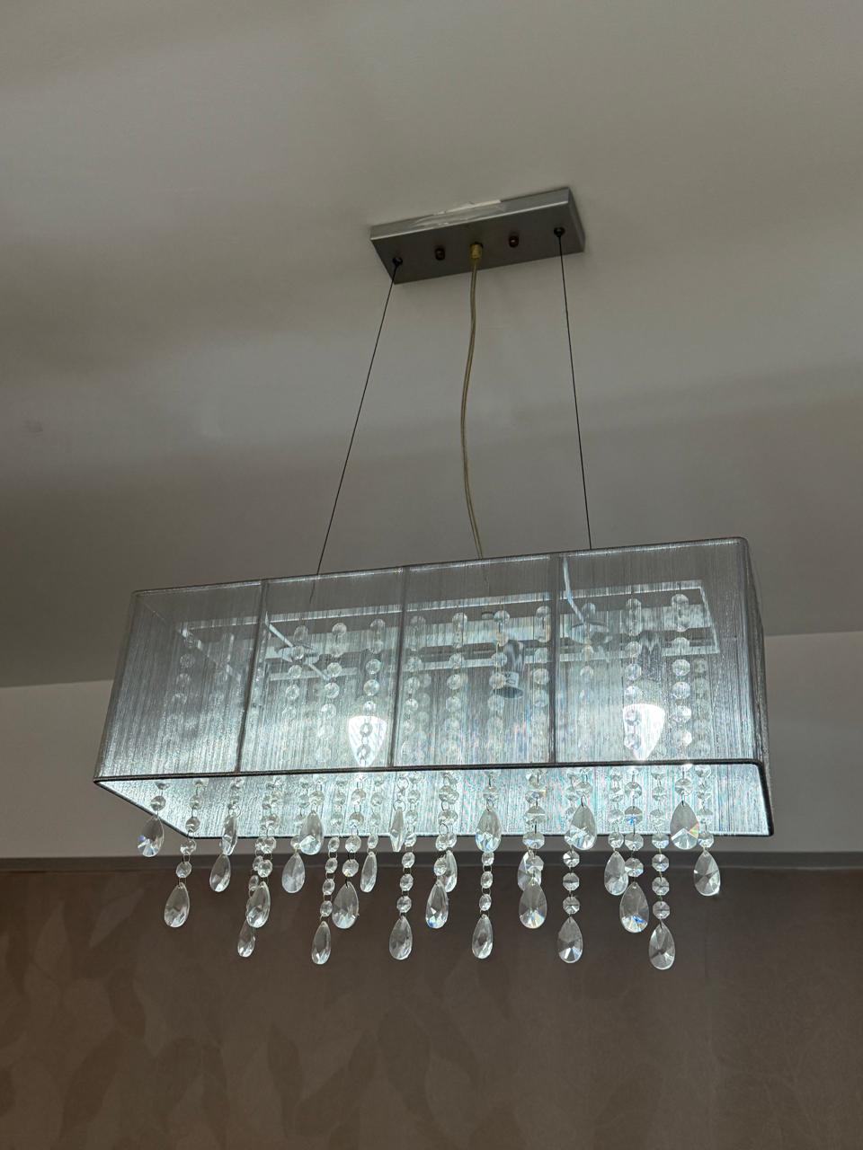 decoración y accesorios - En Venta: Dos lamparas sala y comedor...
Al comprarlas te regalo las de pasillo