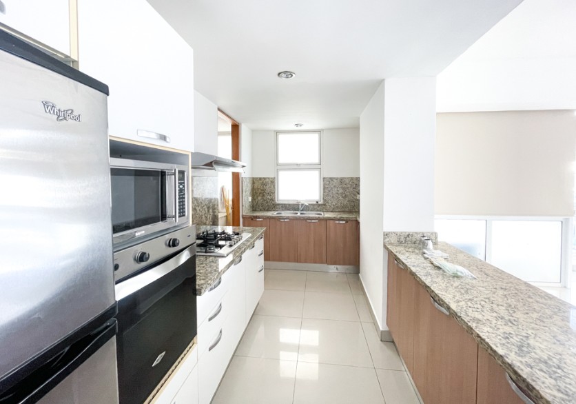 apartamentos - Alquiler de APartamento en Naco con Linea Blanca 6